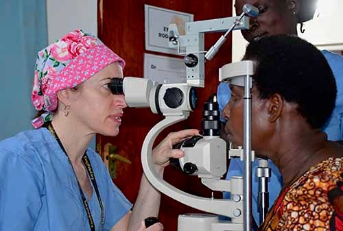 Dr.-Michelle-Akler-in-Kenya-500